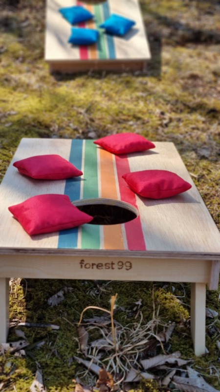 コーンホールゲームもデッキエリアで遊べま