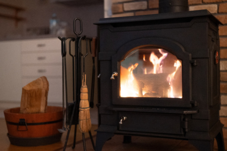 心温まる薪ストーブの炎